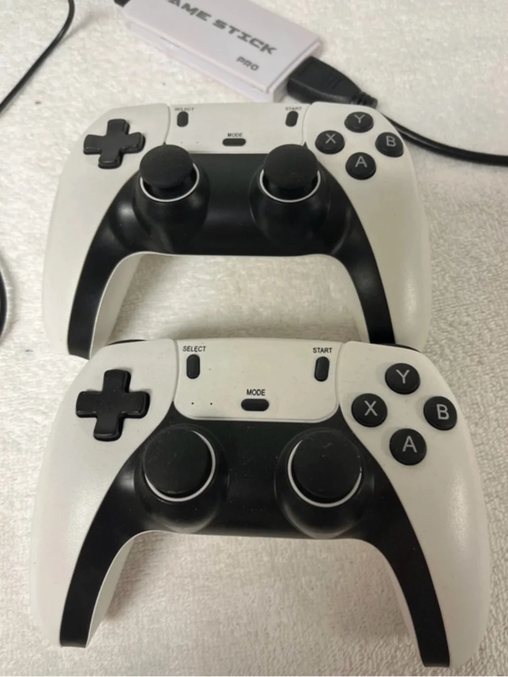 White/Black Wireless Game Controllers with USB Game Stick